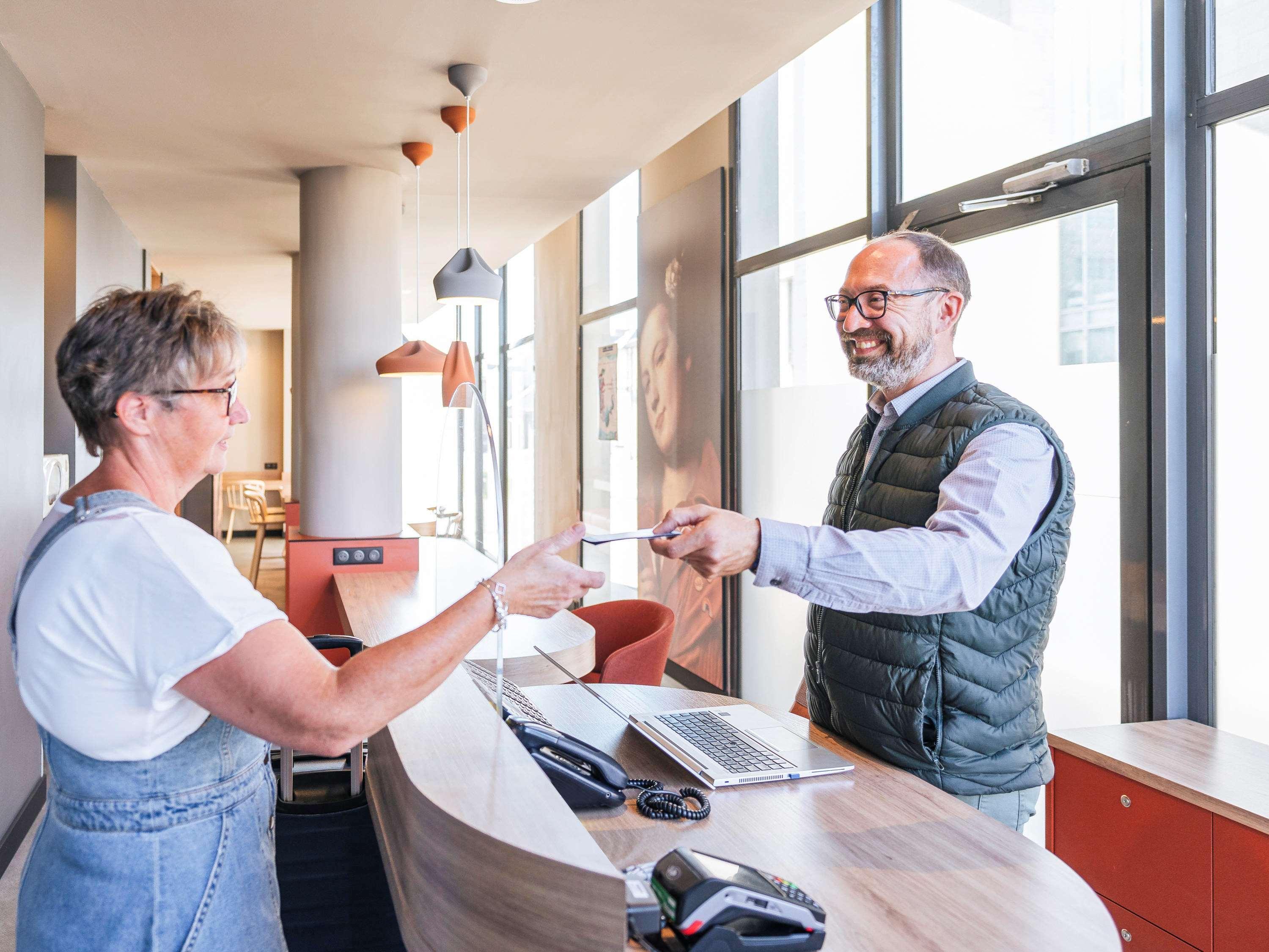 Ibis Styles Le Mans Gare Sud Hotel Eksteriør billede